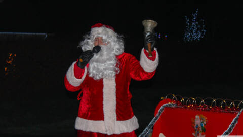 Santa makes a surprise visit to Skryne.