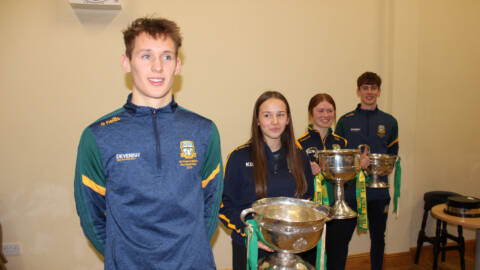 Dec 2021 – Presentation to Meath Senior and Minor Ladies and Minor boys from Skryne GFC